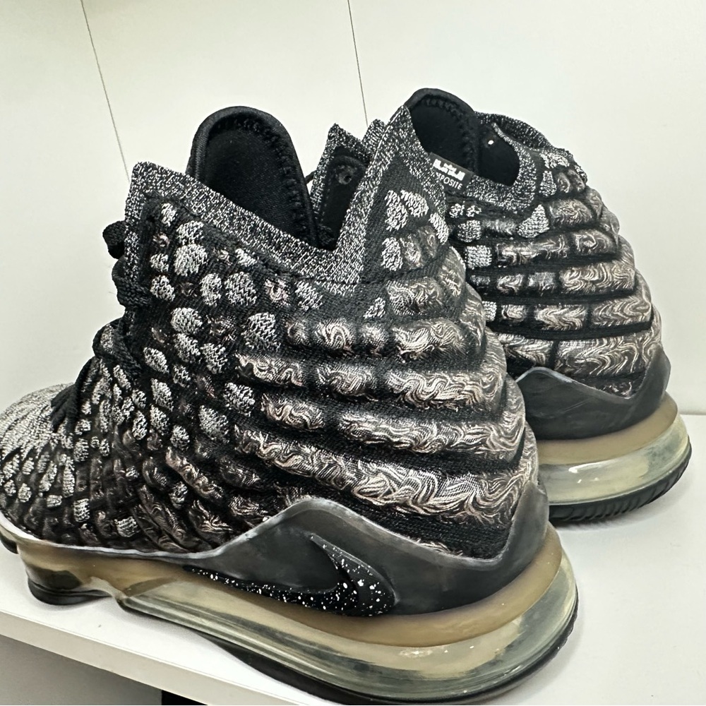 Nike Lebron XVII ‘In The Arena’ - Picture 6 of 13